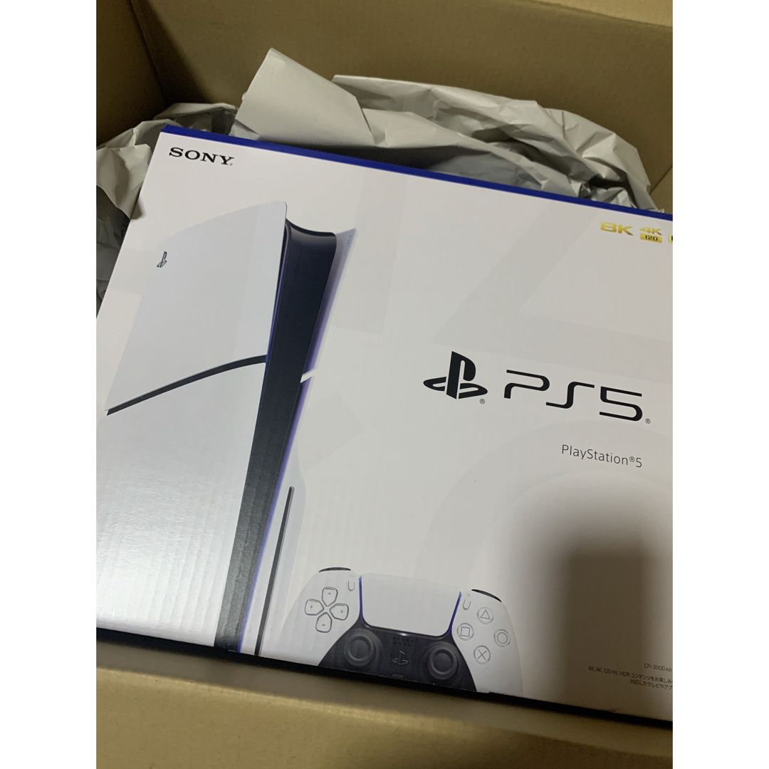 SONY(ソニー)の新品・未使用・プレステ5最新型PlayStation 5(CFI-2000A01 エンタメ/ホビーのゲームソフト/ゲーム機本体(家庭用ゲーム機本体)の商品写真