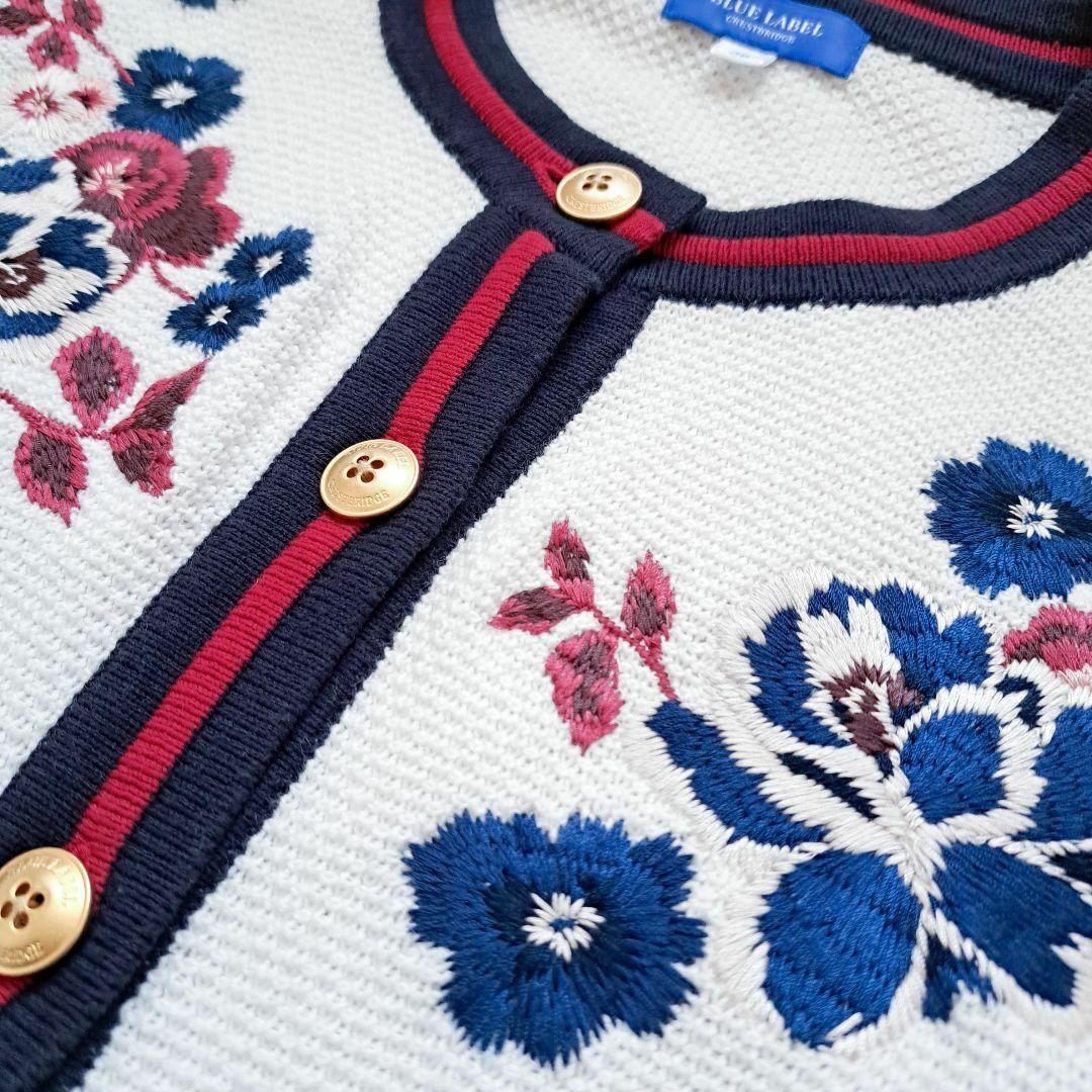 BURBERRY BLUE LABEL(バーバリーブルーレーベル)のBURBERRY バーバリーブルーレーベル カーディガン 白 刺繍 花 M レディースのトップス(カーディガン)の商品写真