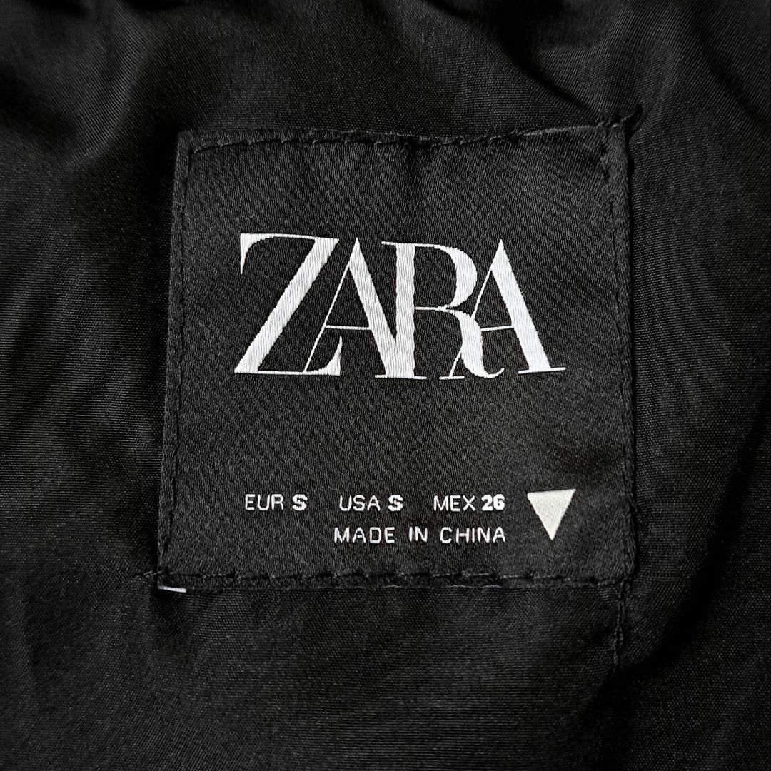 ZARA(ザラ)の美品 ZARA ザラ フェイクレザー パフジャケット ダウン ブラック 黒 S レディースのジャケット/アウター(ブルゾン)の商品写真