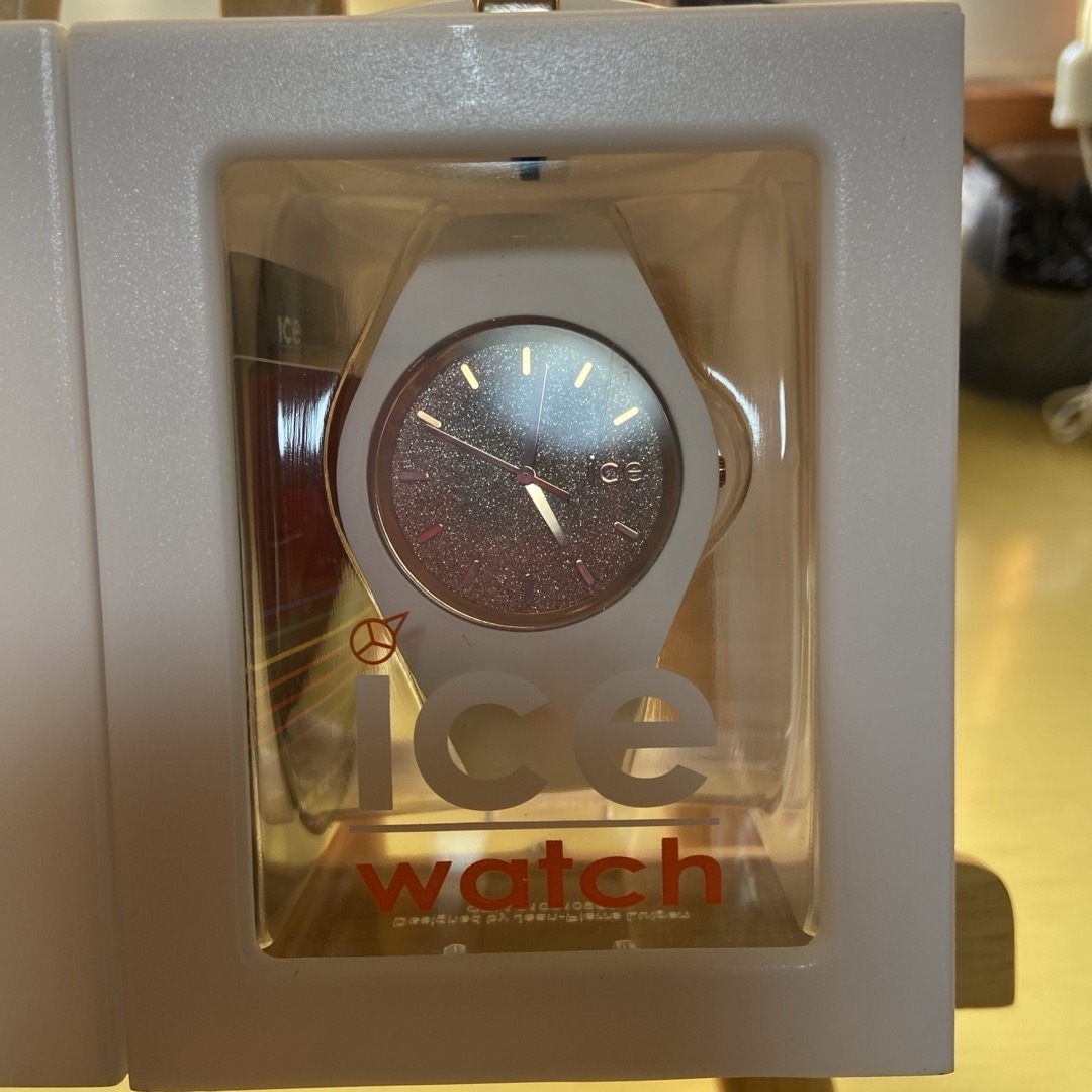 ice watch(アイスウォッチ)の【送料無料】 アイスウォッチ　ピンク色  ペアー２つセット レディースのファッション小物(腕時計)の商品写真