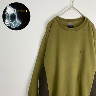 ナイキ(NIKE)の【スウェット　ワンポイント刺しゅう　切り替えデザイン　緑　茶色　古着】(スウェット)