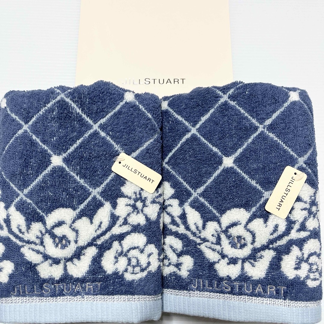 JILLSTUART(ジルスチュアート)のジルスチュアート　新品　フェイスタオル　2枚　ブルー　ローズ　薔薇　タオル美術館 インテリア/住まい/日用品の日用品/生活雑貨/旅行(タオル/バス用品)の商品写真