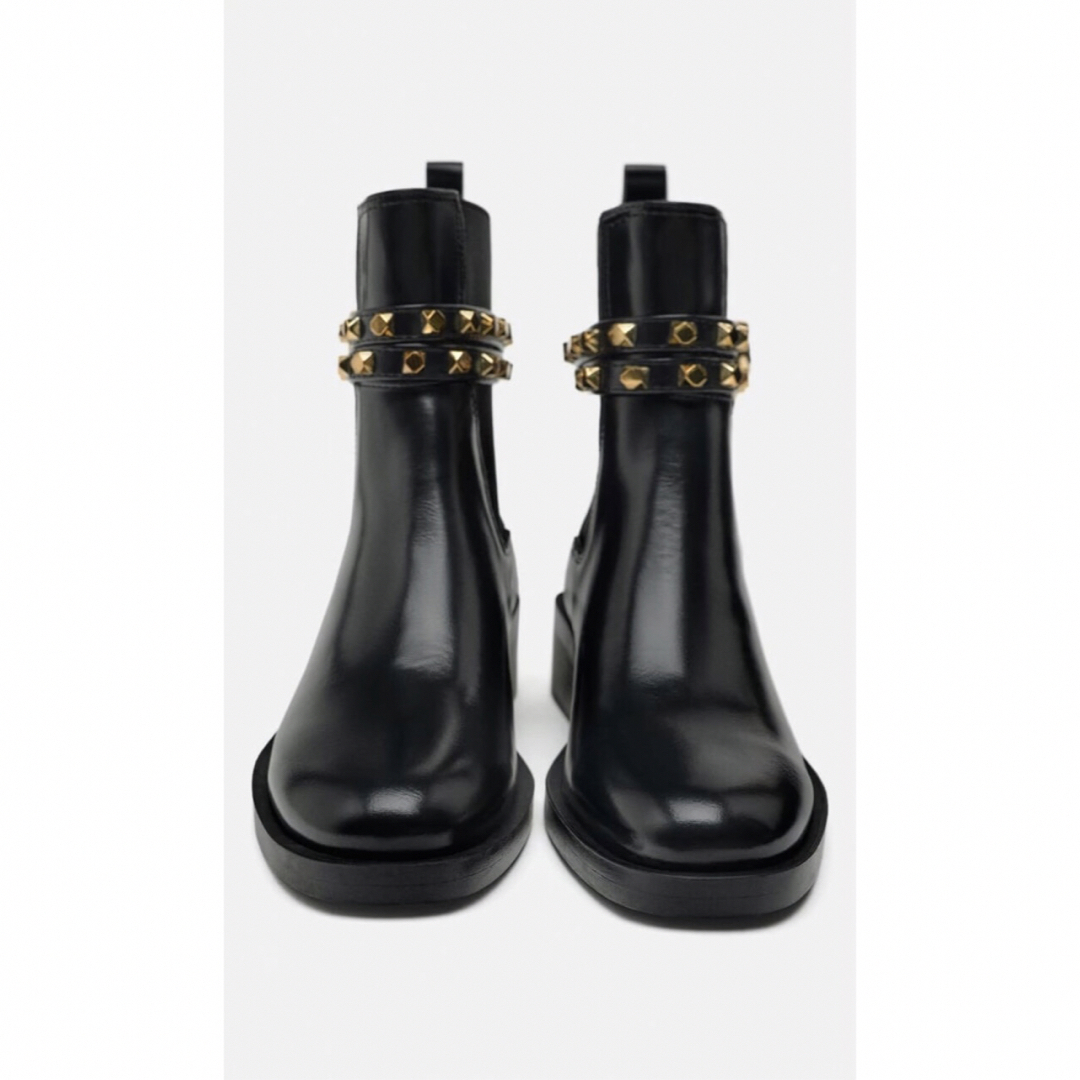 ZARA - ZARA スタッズストラップアンクルブーツの通販 by Sofiya ZARA - ZARA スタッズストラップアンクルブーツの通販 by Sofiya