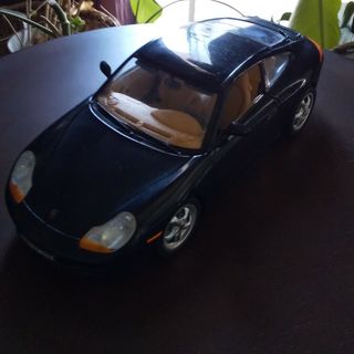 ポルシェ(Porsche)のPORSCHE 911 carrera 1/18(ミニカー)