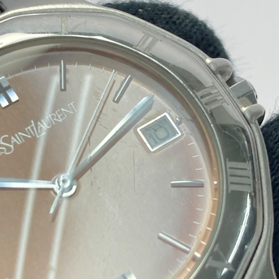 Saint Laurent(サンローラン)の☆☆Yves Saint Laurent イブサンローラン ローマン デイト 5510-H22692 ピンクベージュ系 クォーツ メンズ 腕時計 メンズの時計(腕時計(アナログ))の商品写真