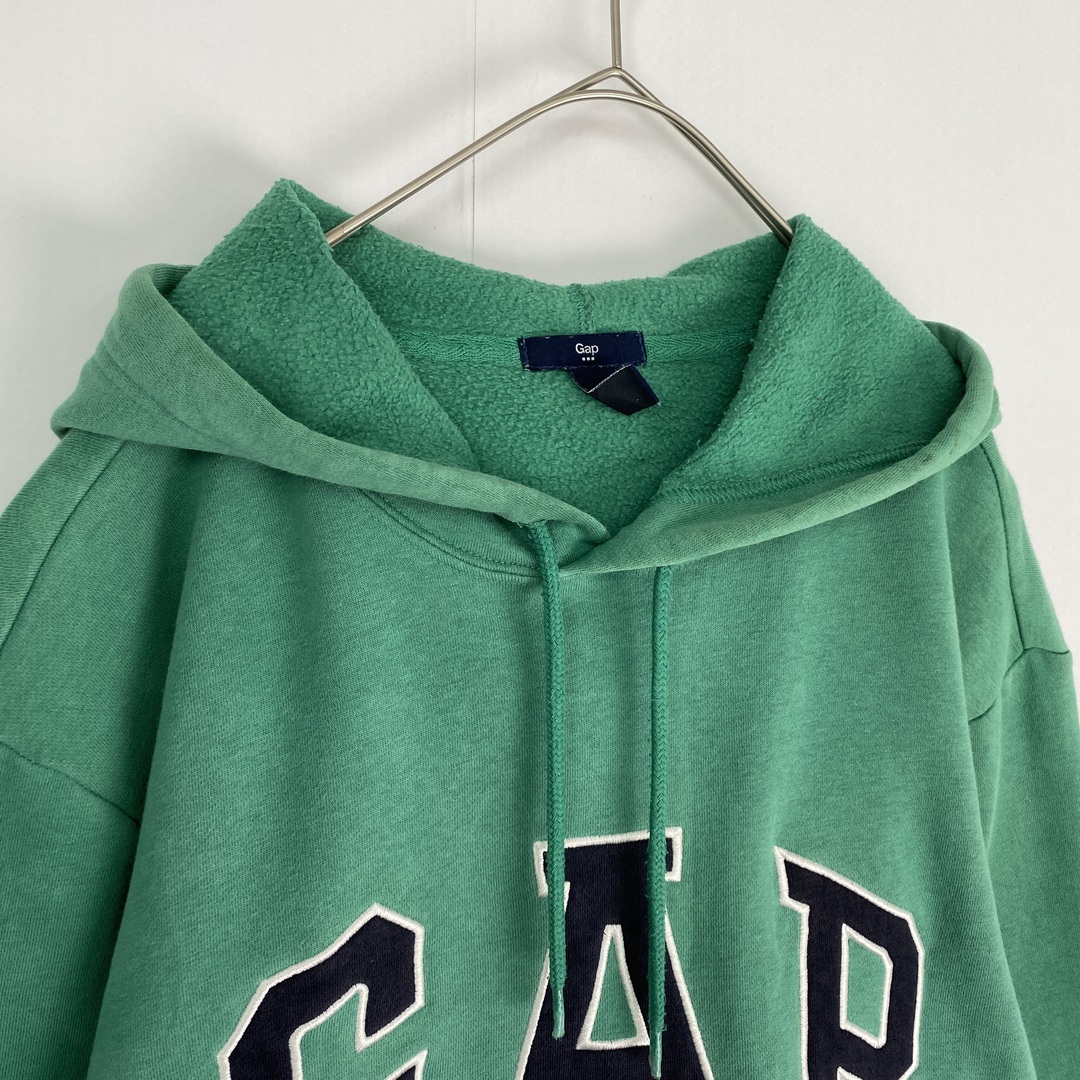 GAP(ギャップ)の【GAP　パーカー　ワッペン　シンプル　緑　古着】 メンズのトップス(パーカー)の商品写真