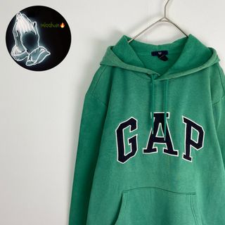 ギャップ(GAP)の【GAP　パーカー　ワッペン　シンプル　緑　古着】(パーカー)