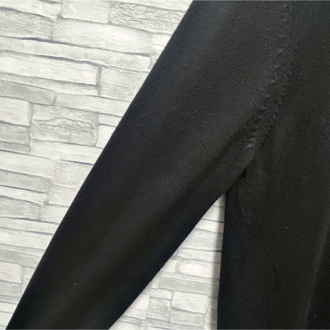 LACOSTE(ラコステ)のラコステ　ハイゲージニット　セーター　L　Vネック　ブラック　ロゴ　USA古着 メンズのトップス(ニット/セーター)の商品写真