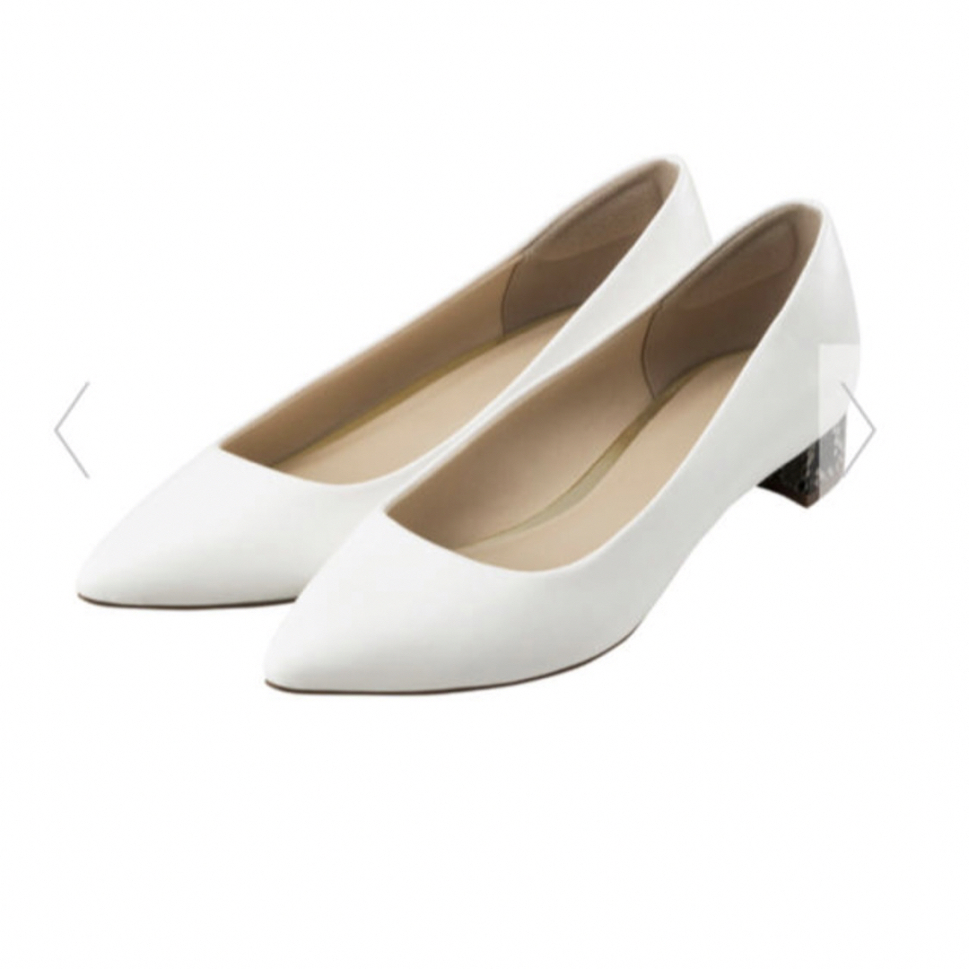 GU(ジーユー)の新品 GU マシュマロ ローヒールパンプス ホワイト 23cm レディースの靴/シューズ(ハイヒール/パンプス)の商品写真