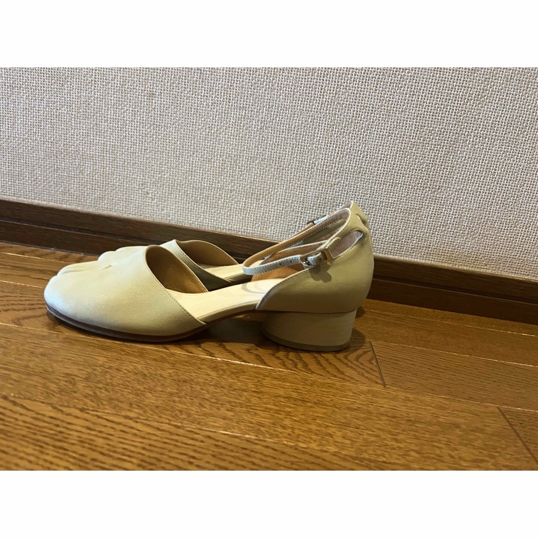 Maison Martin Margiela(マルタンマルジェラ)の【最終】 Maison Margiela Tabi アンクルストラップ EU39 レディースの靴/シューズ(バレエシューズ)の商品写真