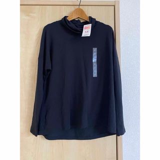 ユニクロ(UNIQLO)の【新品　タグ付き】ユニクロ　極暖　ヒートテック　タートルネック (アンダーシャツ/防寒インナー)