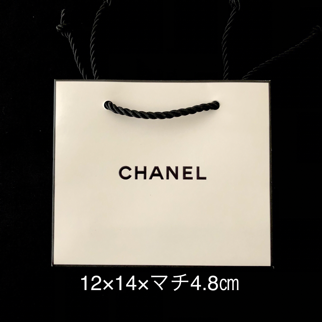 CHANEL(シャネル)のCHANEL コスメ ショッパー 紙袋 2枚 レディースのバッグ(ショップ袋)の商品写真