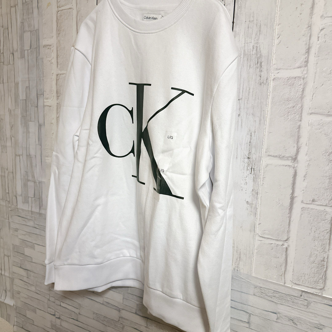 Calvin Klein(カルバンクライン)の【USA輸入】カルバンクライン　スウェット　白　ユニセックス　Lサイズ  ビッグ メンズのトップス(スウェット)の商品写真