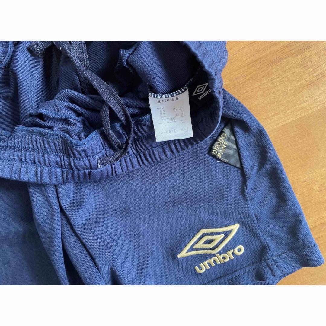 UMBRO(アンブロ)のアンブロ　３点セット　140 ピステ　150  パンツ　ソックス スポーツ/アウトドアのサッカー/フットサル(その他)の商品写真