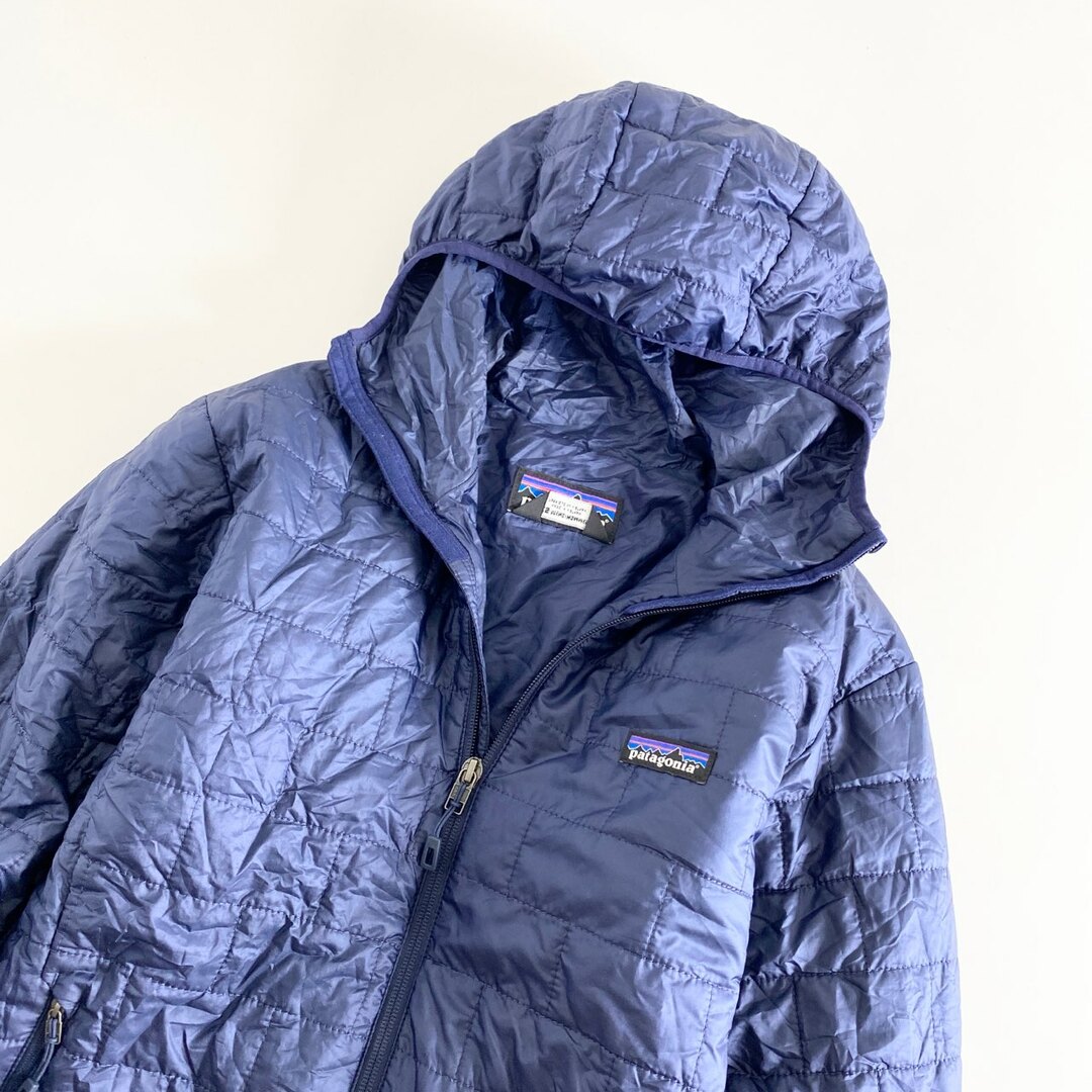 patagonia(パタゴニア)の37A12 patagonia パタゴニア Nano Puff Hoody ナノパフフーディ  XS ネイビー PRIMALOFT プリマロフト ジャケット アウター アウトドア メンズのジャケット/アウター(レザージャケット)の商品写真