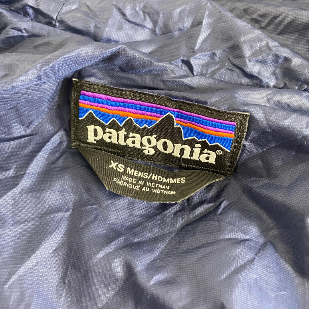 patagonia(パタゴニア)の37A12 patagonia パタゴニア Nano Puff Hoody ナノパフフーディ  XS ネイビー PRIMALOFT プリマロフト ジャケット アウター アウトドア メンズのジャケット/アウター(レザージャケット)の商品写真