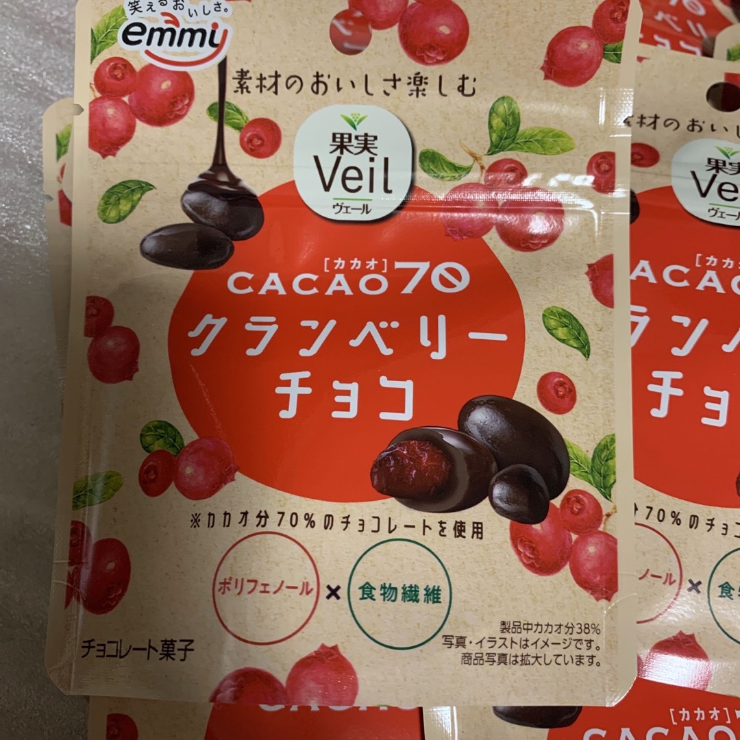 カカオ70% クランベリーチョコ　15個 食品/飲料/酒の食品(菓子/デザート)の商品写真