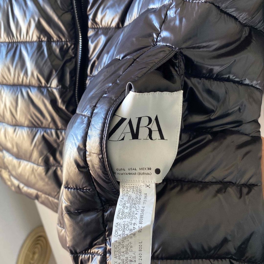 ZARA(ザラ)のZARA リバーシブルダウンジャケット　ブラック メンズのジャケット/アウター(ダウンジャケット)の商品写真