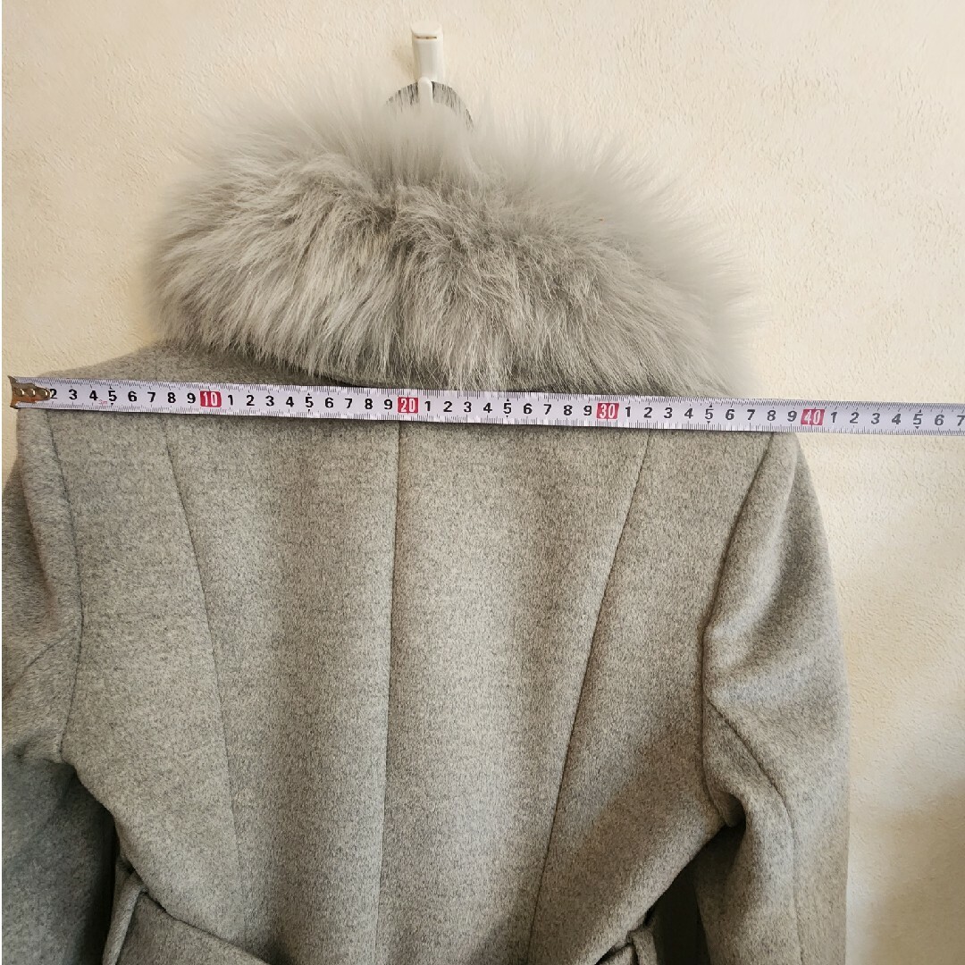 JAYRO(ジャイロ)のJAYRO アンゴラロングコート パールビジューボタン フォックスファー レディースのジャケット/アウター(ロングコート)の商品写真