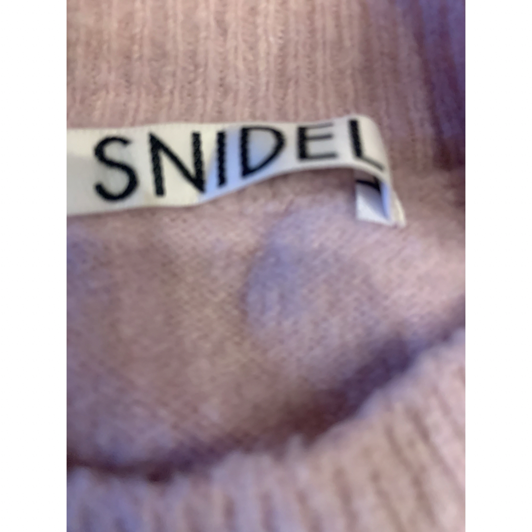 SNIDEL(スナイデル)のスナイデル　肩空きニット レディースのトップス(ニット/セーター)の商品写真