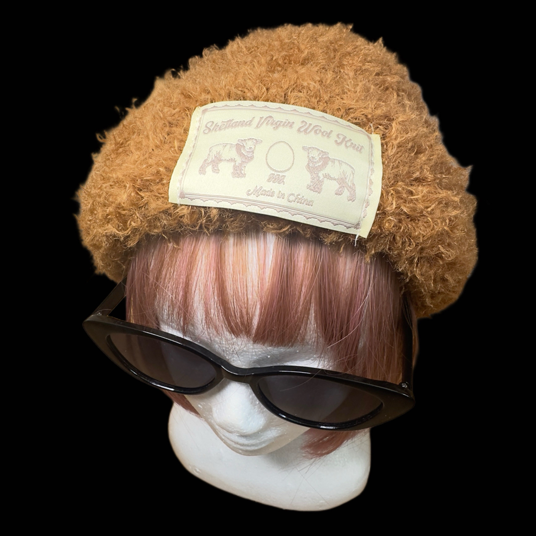 すぐ発送 ブラウンニット帽 新品 かわいい オススメ 古着女子 サブカル女子 レディースの帽子(ニット帽/ビーニー)の商品写真