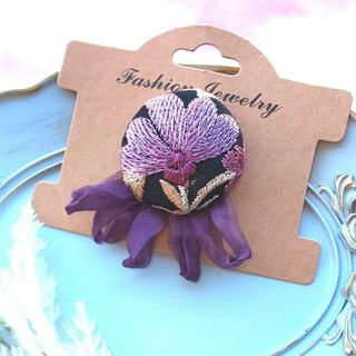 紫の花模様のインド刺繍くるみボタンのポニーフック(ヘアアクセサリー)