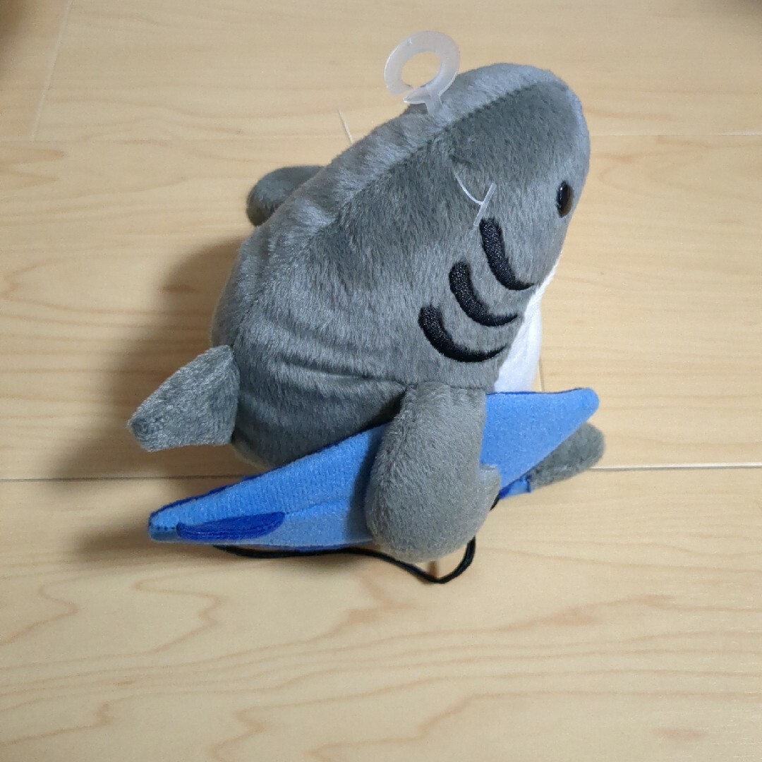 【マルシェ様専用】シャーカ　サメのぬいぐるみ エンタメ/ホビーのおもちゃ/ぬいぐるみ(ぬいぐるみ)の商品写真