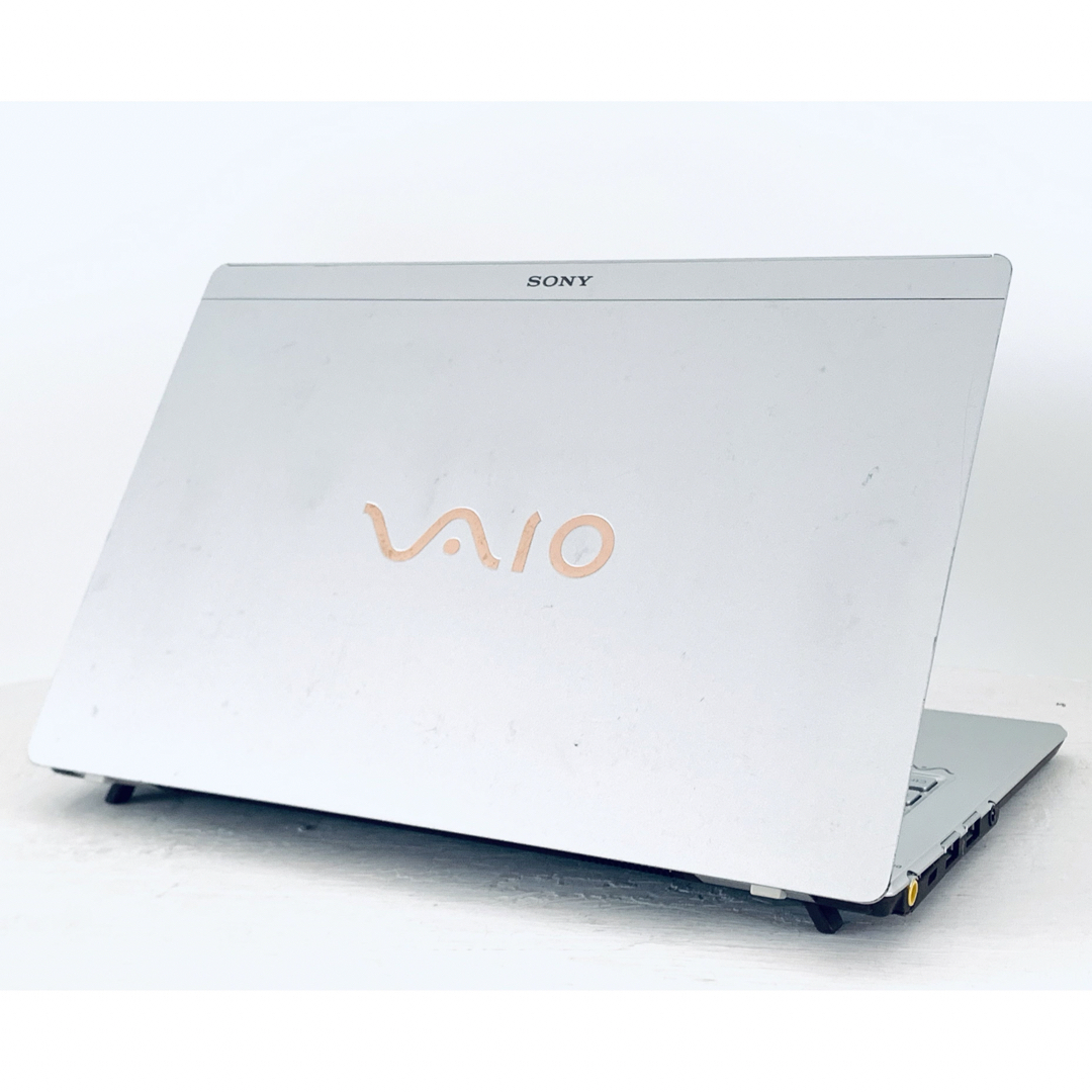 VAIO(バイオ)の★SONY VAIOモバイル★Windows10★薄さ13.9mm軽さ655g スマホ/家電/カメラのPC/タブレット(ノートPC)の商品写真