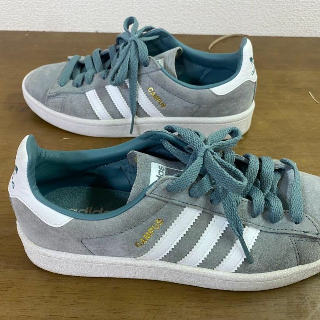 adidas(アディダス)のadidas campus　キャンパス　スエード　24cm グレー　金ロゴ レディースの靴/シューズ(スニーカー)の商品写真