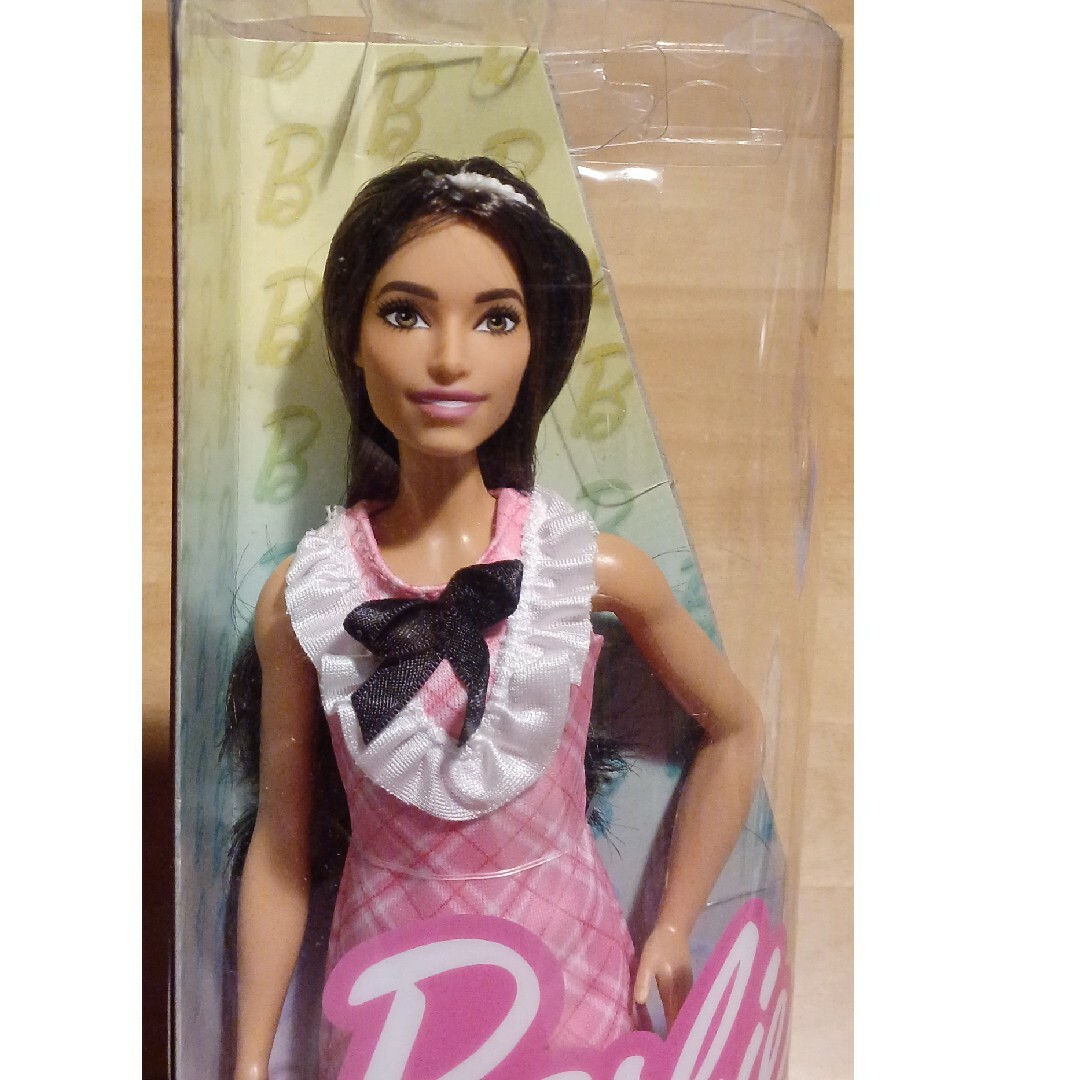 Barbie(バービー)のBarbie バービー ファッショニスタ フリルピンク ワンピース キッズ/ベビー/マタニティのおもちゃ(ぬいぐるみ/人形)の商品写真