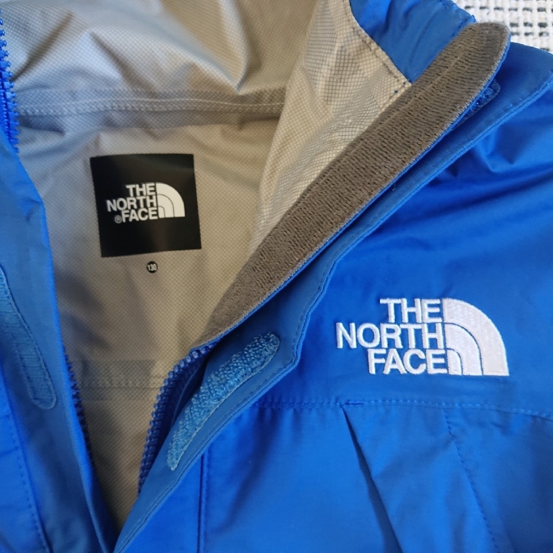 THE NORTH FACE(ザノースフェイス)のTHE NORTH FACE キッズ ドットショット ジャケット 130㎝ キッズ/ベビー/マタニティのキッズ服男の子用(90cm~)(ジャケット/上着)の商品写真