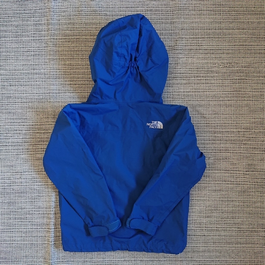 THE NORTH FACE(ザノースフェイス)のTHE NORTH FACE キッズ ドットショット ジャケット 130㎝ キッズ/ベビー/マタニティのキッズ服男の子用(90cm~)(ジャケット/上着)の商品写真