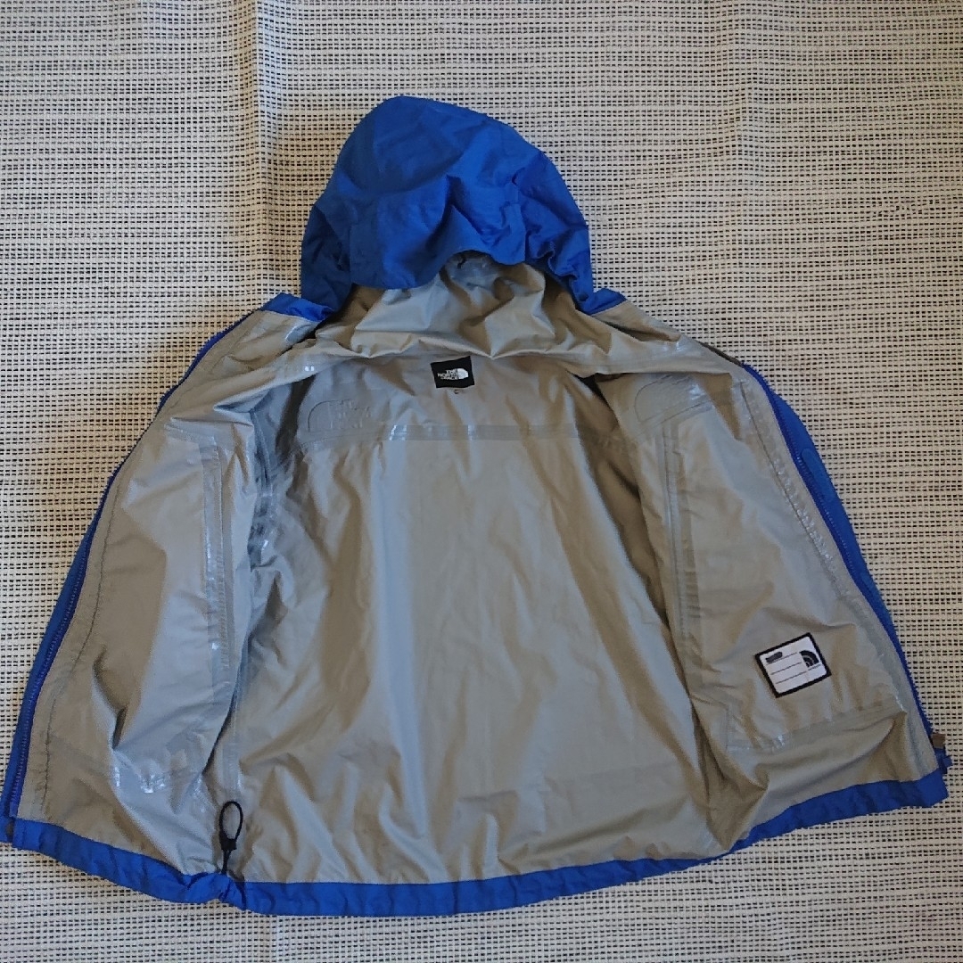 THE NORTH FACE(ザノースフェイス)のTHE NORTH FACE キッズ ドットショット ジャケット 130㎝ キッズ/ベビー/マタニティのキッズ服男の子用(90cm~)(ジャケット/上着)の商品写真