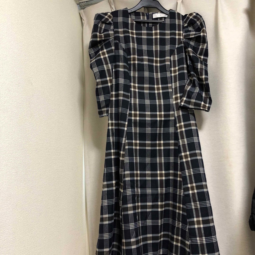 TOCCO closet(トッコクローゼット)のtocco チェック柄パワーショルダーワンピース レディースのワンピース(ひざ丈ワンピース)の商品写真