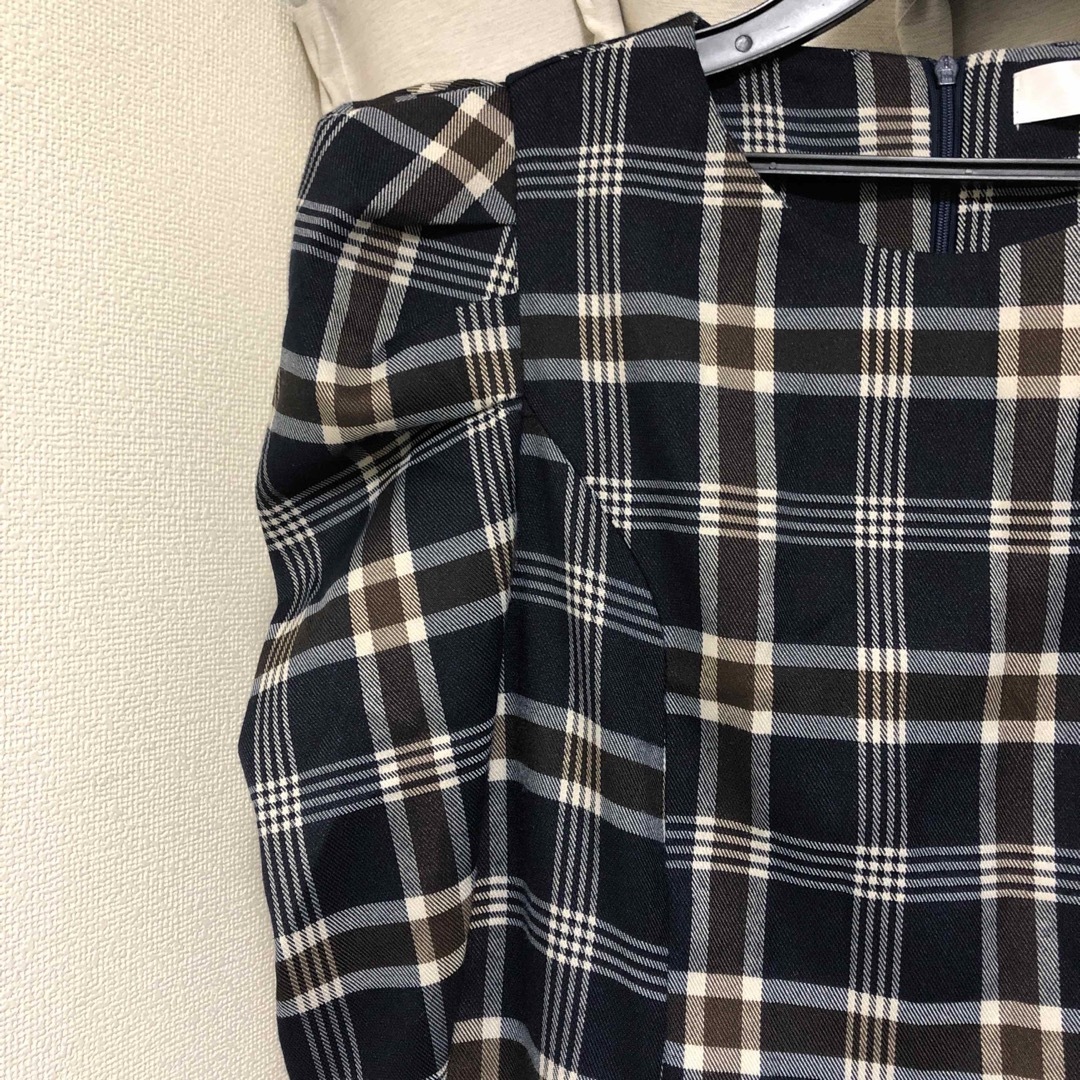 TOCCO closet(トッコクローゼット)のtocco チェック柄パワーショルダーワンピース レディースのワンピース(ひざ丈ワンピース)の商品写真