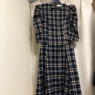 トッコクローゼット(TOCCO closet)のtocco チェック柄パワーショルダーワンピース(ひざ丈ワンピース)