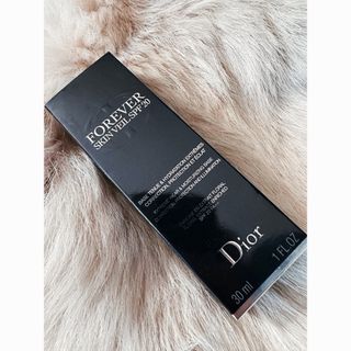 ディオール(Dior)のディオール ディオールスキン フォーエヴァー スキン ヴェール #001 30m(化粧下地)