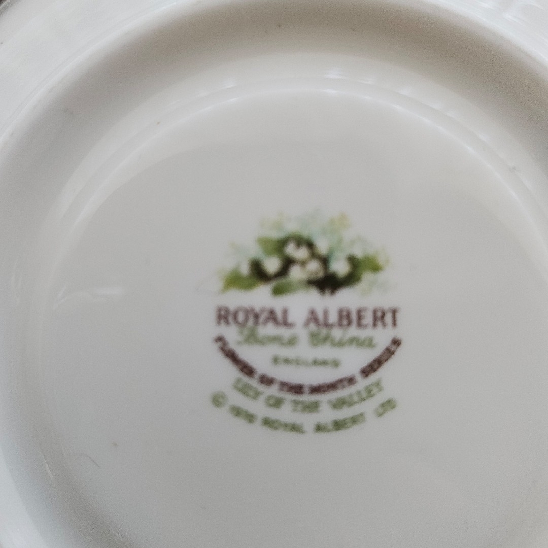 ROYAL ALBERT(ロイヤルアルバート)のロイヤルアルバート　5月　鈴蘭　ソーサーのみ インテリア/住まい/日用品のキッチン/食器(食器)の商品写真