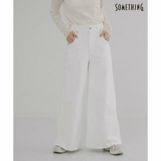 アーバンリサーチ(URBAN RESEARCH)の【WHITE】『別注』SOMETHING*URBAN RESEARCH  SUPER LISAWIDE(デニム/ジーンズ)