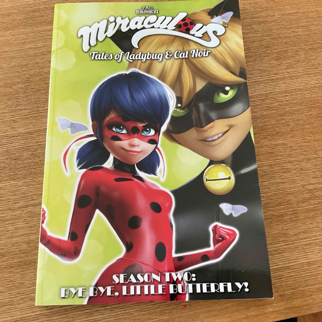 Miraculous ミラキュラス　洋書　コミックブック エンタメ/ホビーの本(洋書)の商品写真