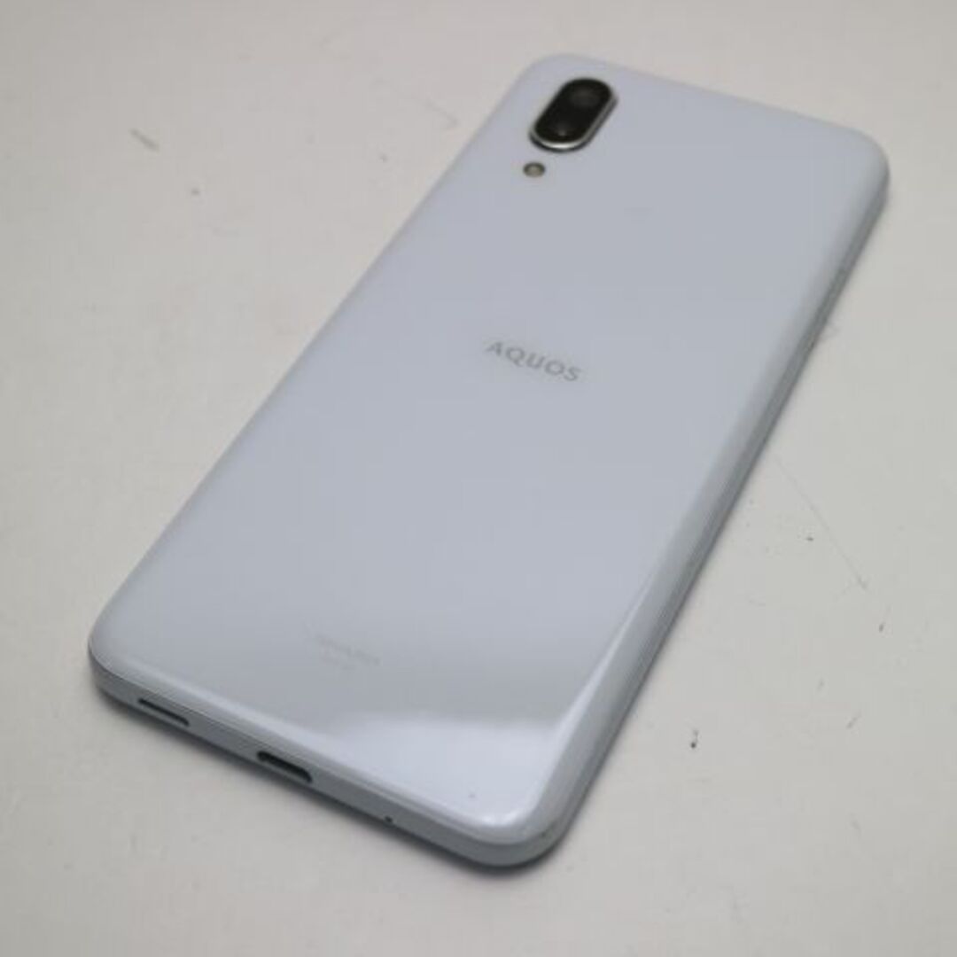 AQUOS(アクオス)のSHV46 ホワイト スマホ 白ロム M777 スマホ/家電/カメラのスマートフォン/携帯電話(スマートフォン本体)の商品写真