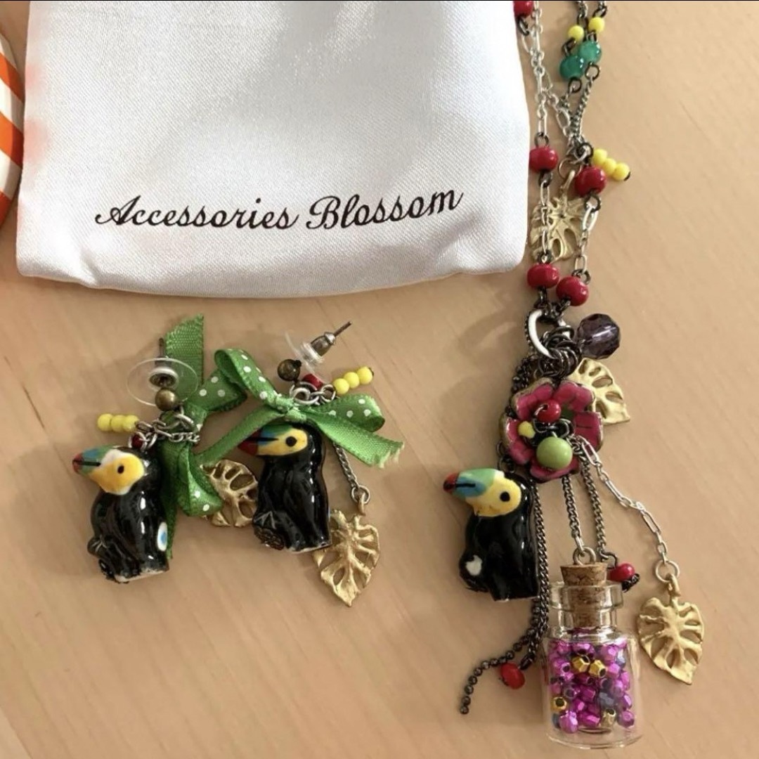 Accessories Blossom(アクセサリーズブラッサム)の新品　アクセサリーズブラッサム　オオハシ　ピアス　ネックレス　セット レディースのアクセサリー(ピアス)の商品写真