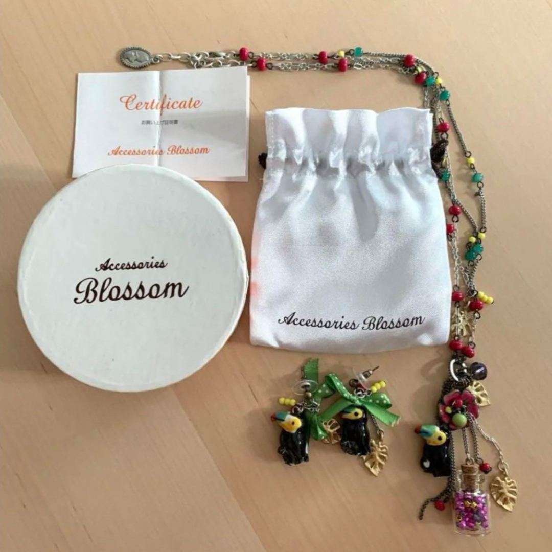 Accessories Blossom(アクセサリーズブラッサム)の新品　アクセサリーズブラッサム　オオハシ　ピアス　ネックレス　セット レディースのアクセサリー(ピアス)の商品写真