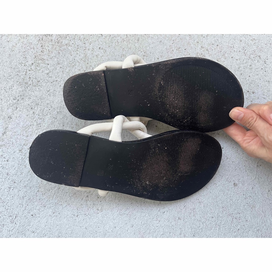 TODAYFUL(トゥデイフル)のTODAYFUL 完売　トゥデイフル Tong Slide フラットサンダル レディースの靴/シューズ(サンダル)の商品写真