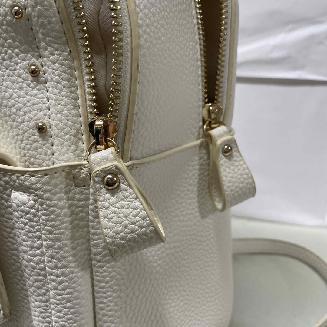 Samantha Vega(サマンサベガ)のSAMANTHAVEGA リュックサック ビジュー リボン ホワイト レディースのバッグ(リュック/バックパック)の商品写真