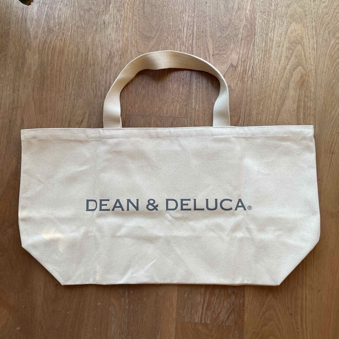 DEAN & DELUCA(ディーンアンドデルーカ)のDEAN & DELUCA ビッグトートバッグ　ナチュラル レディースのバッグ(トートバッグ)の商品写真