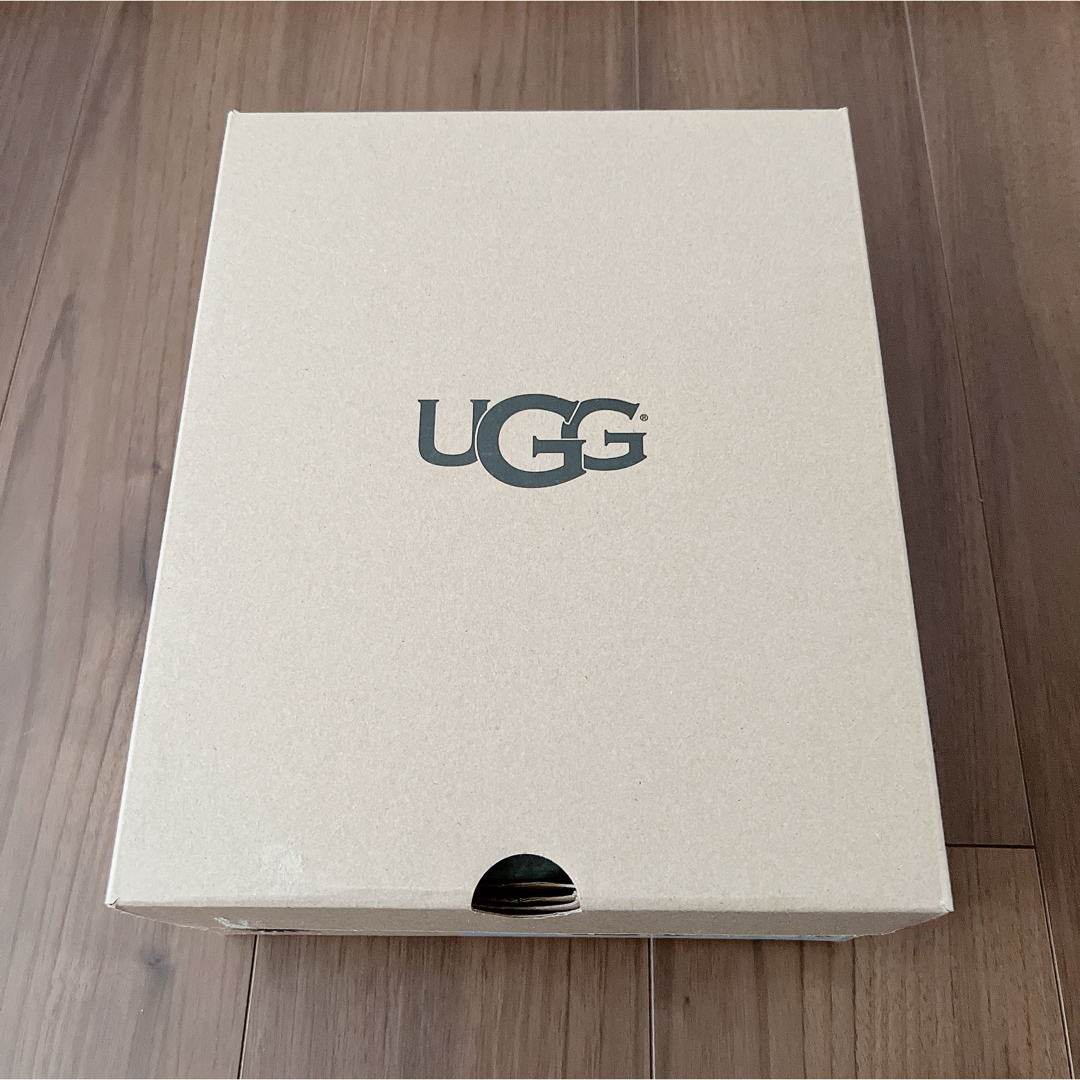 UGG(アグ)の★新品同様★ UGG ムートンブーツ クラシックカフミニ 23cm レディースの靴/シューズ(ブーツ)の商品写真