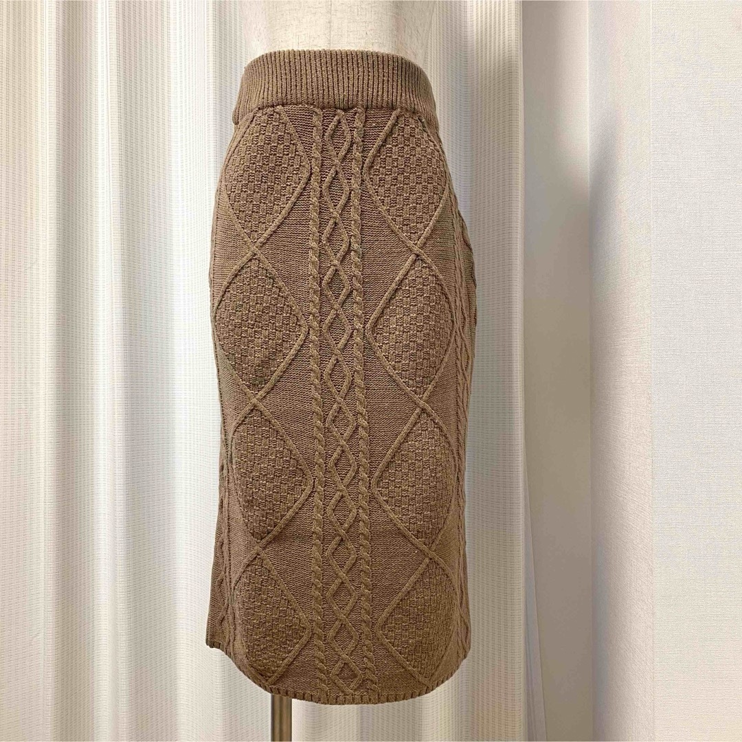 《新品》 ケーブルニットスカート ブラウン 茶色 韓国ファッション 韓国コーデ レディースのスカート(ロングスカート)の商品写真
