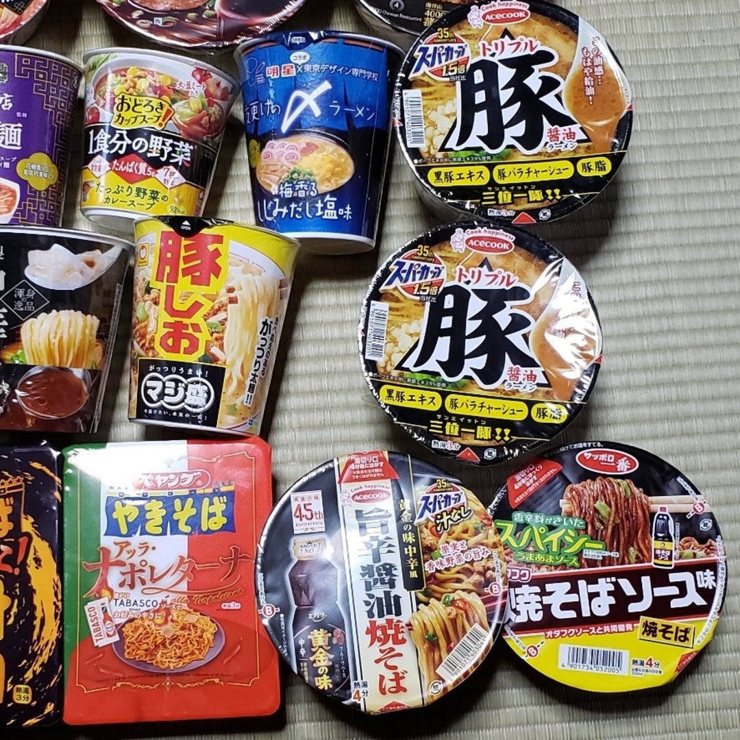 とら9様専用　カップ麺　詰め合わせ 食品/飲料/酒の加工食品(インスタント食品)の商品写真