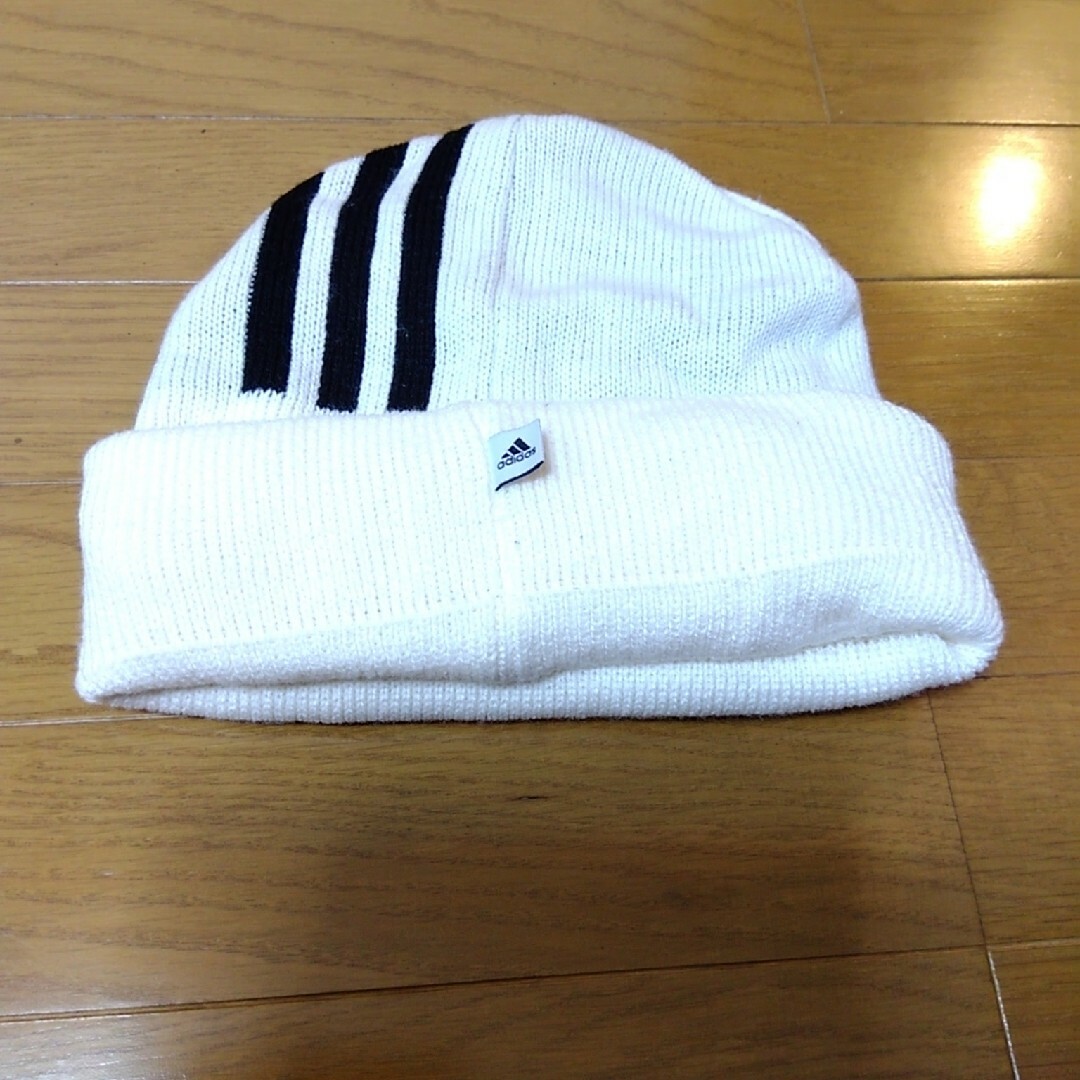 adidas(アディダス)のアディダス　メンズニット帽 メンズの帽子(ニット帽/ビーニー)の商品写真